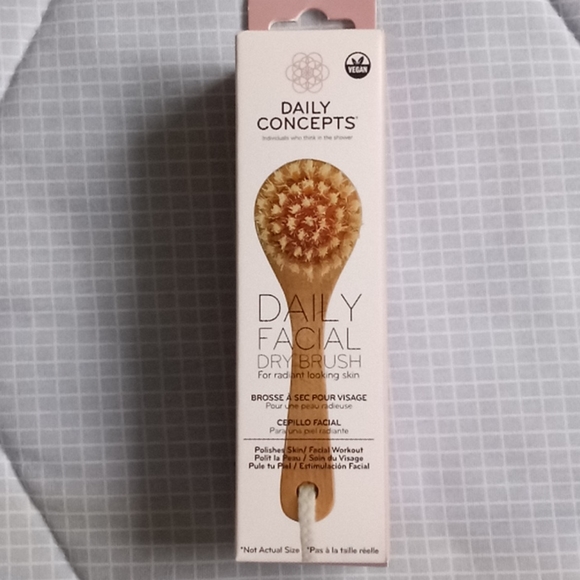 Daily Concepts Facial Dry Brush - Picture 1 of 1